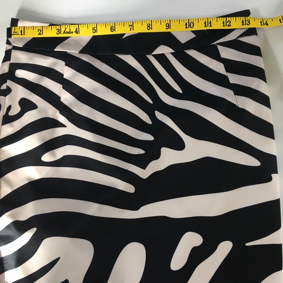 EUC H&M Zebra Print Pencil Skirt size 4 - Picture 8 of 8